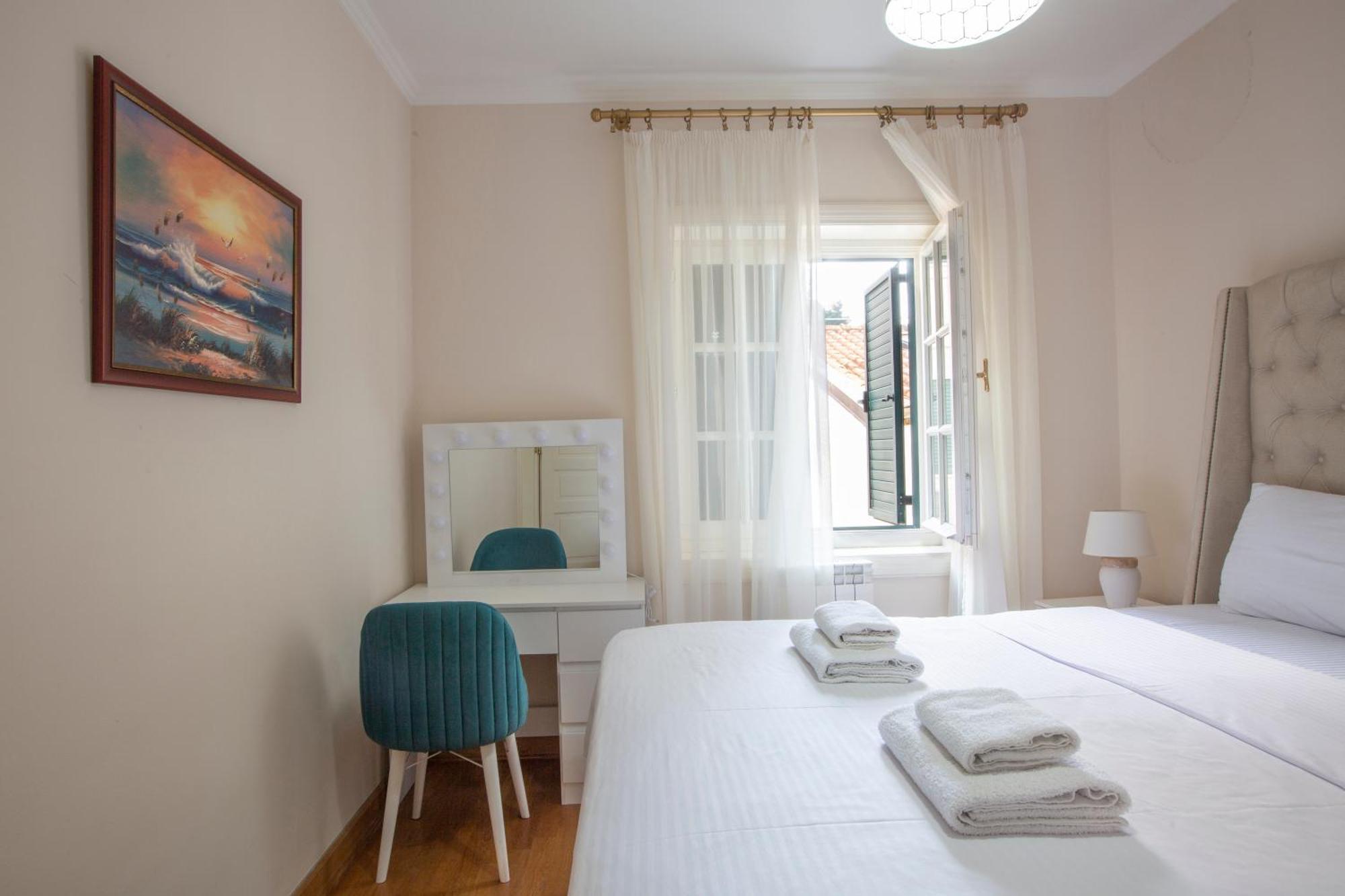 Montesan Luxury Apartment Beach Front Sveti Stefan Exterior photo