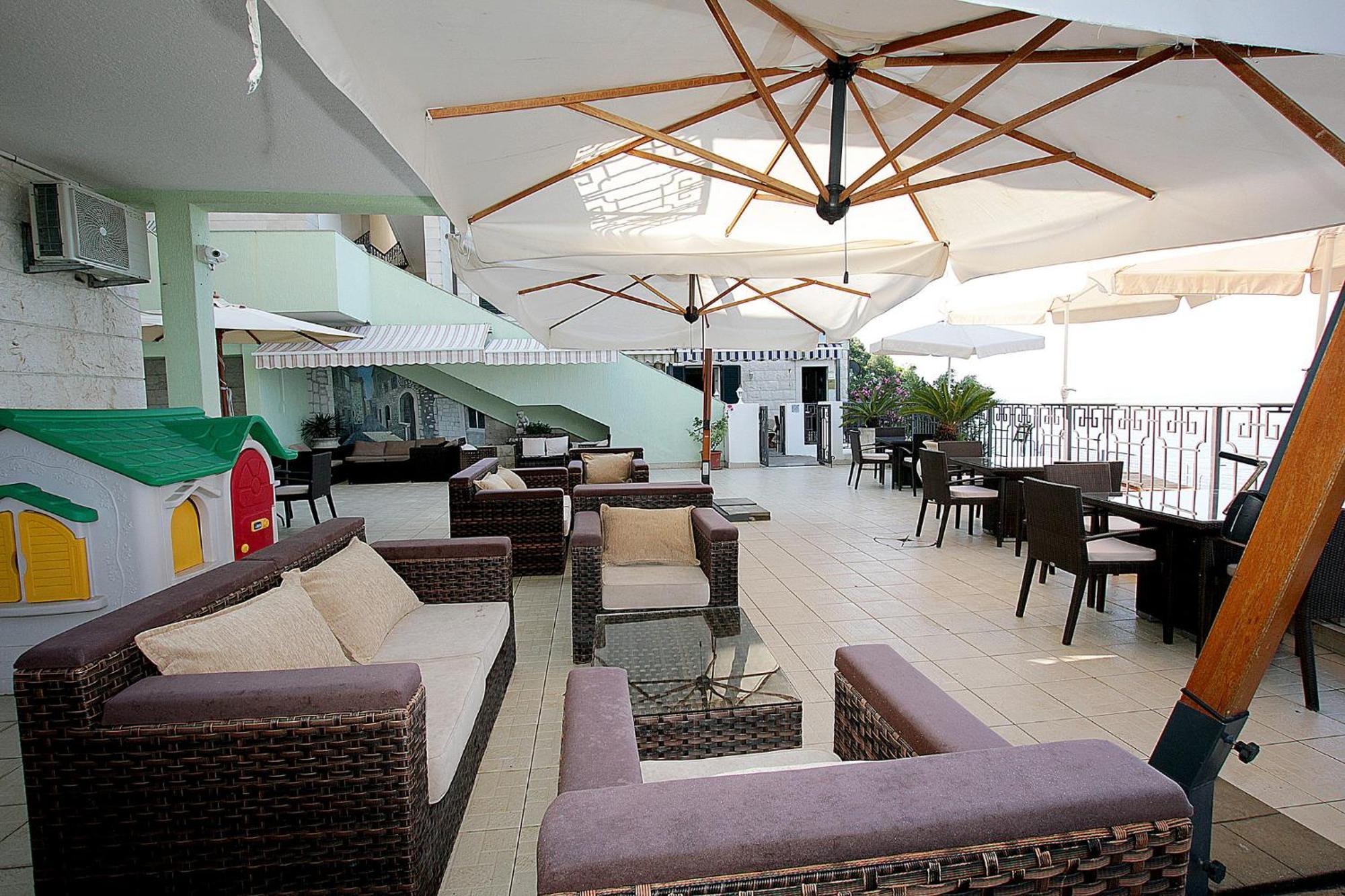 Montesan Luxury Apartment Beach Front Sveti Stefan Exterior photo
