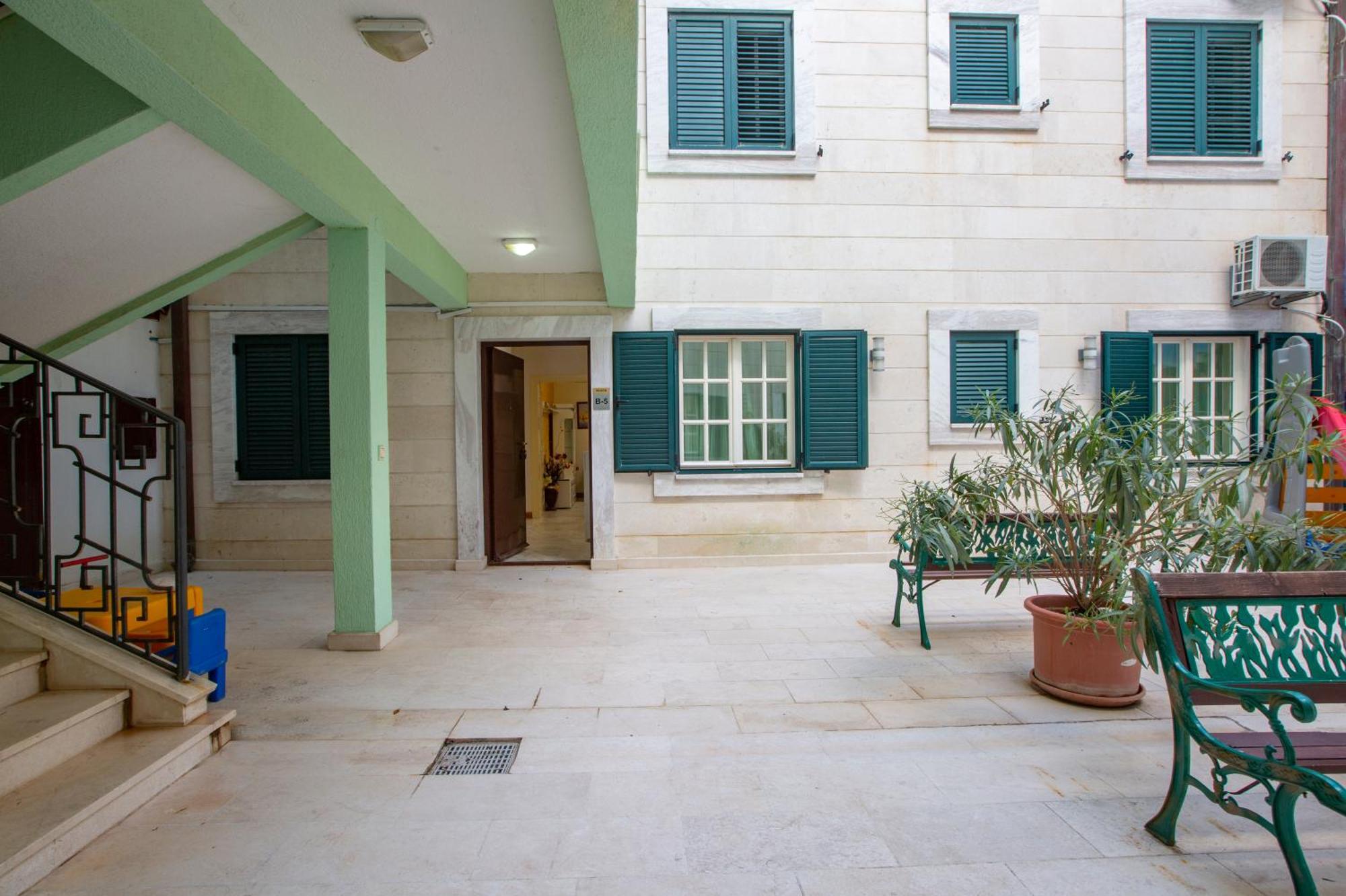 Montesan Luxury Apartment Beach Front Sveti Stefan Exterior photo