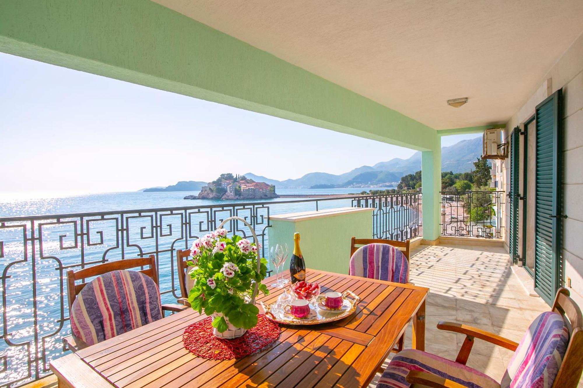 Montesan Luxury Apartment Beach Front Sveti Stefan Exterior photo